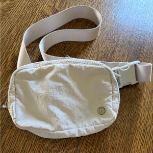 Lululemon Everywhere Belt Bag 1L Bone Cream Crossbody Fanny Pack